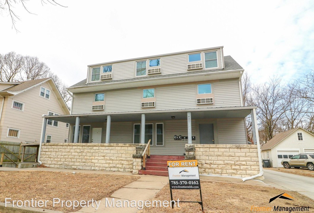 421 N 16th St in Manhattan, KS - Building Photo