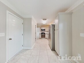 1166 Waterlyn Dr in Greensboro, NC - Foto de edificio - Building Photo