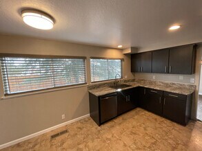 915 Emerson Way in Sparks, NV - Building Photo - Building Photo