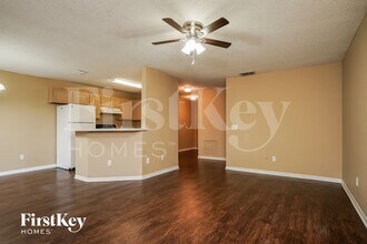 490 Clay St in La Belle, FL - Foto de edificio - Building Photo