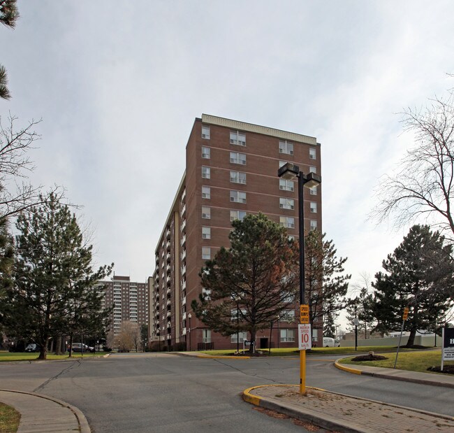 175 Hilda Ave in Toronto, ON - Building Photo - Building Photo