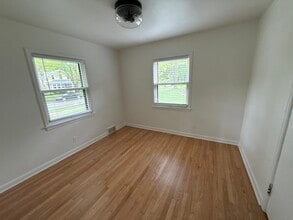 204 N Locust St, Unit 1 in Oconomowoc, WI - Building Photo - Building Photo