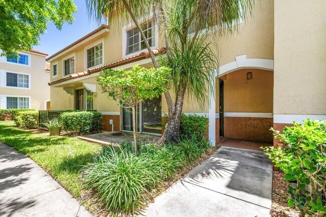 127 Yacht Club Way in Hypoluxo, FL - Building Photo - Building Photo