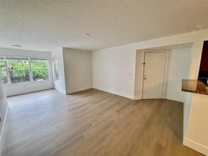 5144 Conroy Rd in Orlando, FL - Building Photo - Building Photo