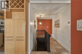 22 Westaway Pl in Hamilton, ON - Building Photo - Building Photo