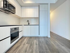 108-108 Peter St in Toronto, ON - Building Photo - Building Photo