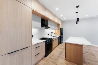 7726 N Eastlake Terrace in Chicago, IL - Building Photo - Building Photo