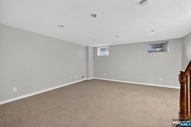 535 Coventry Dr in Nutley, NJ - Building Photo - Building Photo