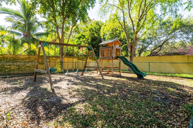 7752 SW 95th St in Miami, FL - Building Photo - Building Photo