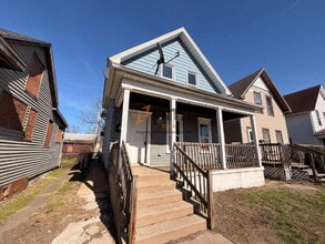 1118 1/2 Elston St in Michigan City, IN - Building Photo - Building Photo