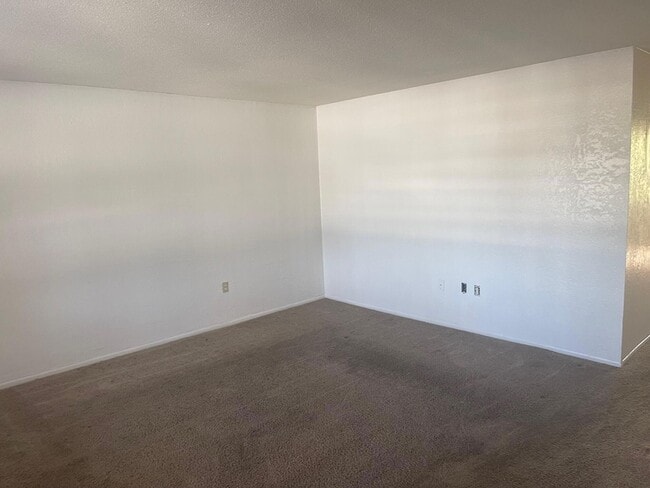 2170 Knox McRae Dr, Unit 24 in Titusville, FL - Foto de edificio - Building Photo