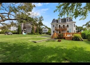 54 Allen St, Unit 3 bedroom walkable to EB in Groton, CT - Building Photo - Building Photo