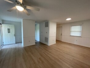 93 Landsdown Dr in Whiteville, NC - Building Photo - Building Photo