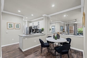 Grapevine 2499 in Grapevine, TX - Foto de edificio - Building Photo