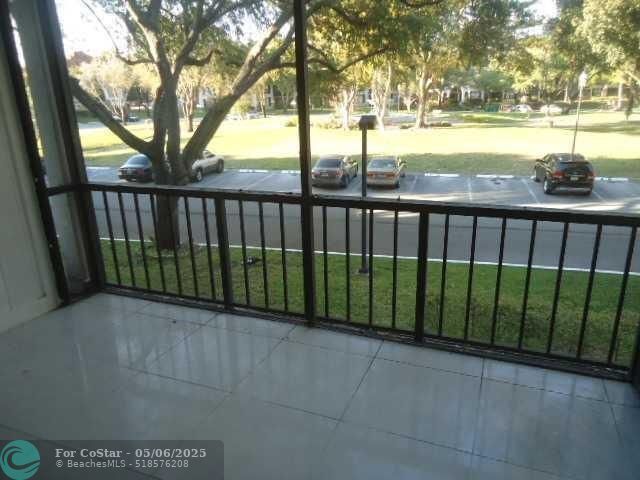 property at 3650 Inverrary Dr