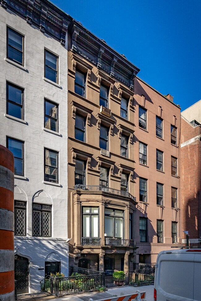 40 E 75th St in New York, NY - Building Photo - Building Photo