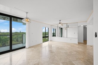 1600 S Bayshore Ln in Miami, FL - Building Photo - Building Photo