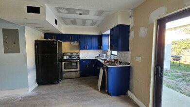 2262 NW 59th Way in Lauderhill, FL - Building Photo - Building Photo