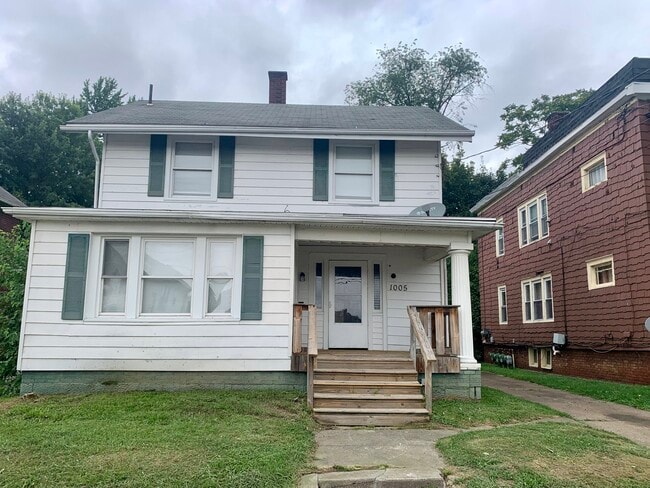 property at 1005-1013 13th St NE