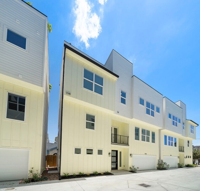 1015 W 24th St in Houston, TX - Building Photo - Building Photo