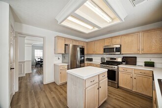 25619 Oakridge Forest Ln in Spring, TX - Building Photo - Building Photo