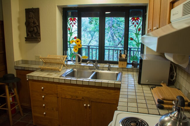 2567 N Fitch Mountain Rd, Unit 2