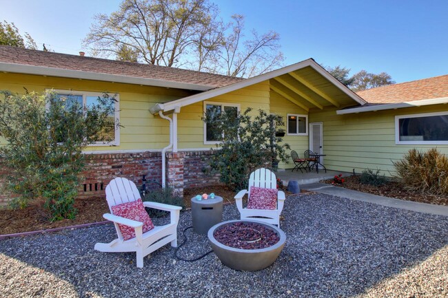 1201 Oak Ave in Davis, CA - Building Photo - Building Photo