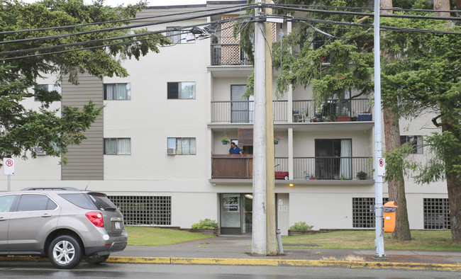 Oakdale Apartments in Langley, BC - Building Photo - Building Photo