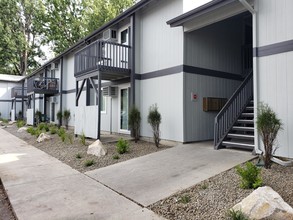 The Maples Apartments in Boise, ID - Building Photo - Building Photo