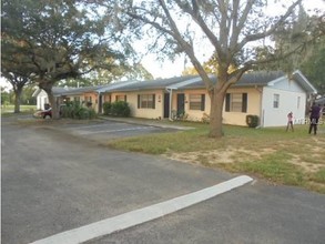 Caroline Court in Tavares, FL - Foto de edificio - Primary Photo