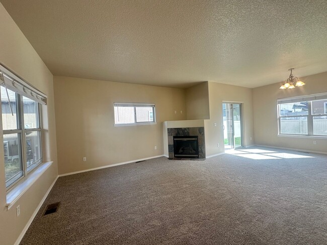 681 SE Glengarry Place in Bend, OR - Building Photo - Building Photo