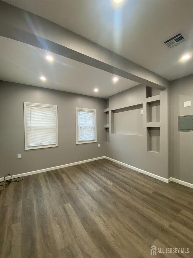 property at 80 E Emerson Ave