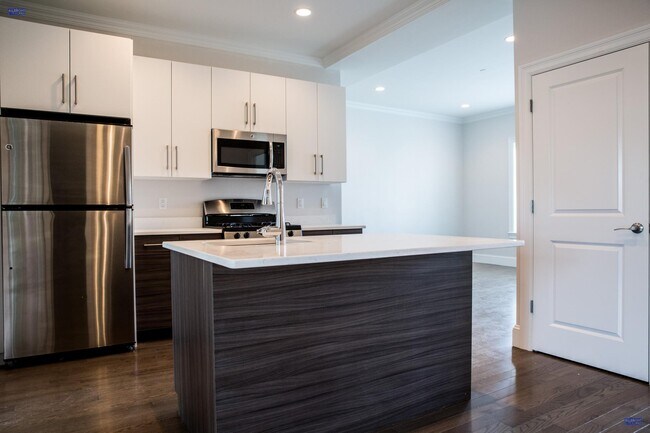 16 Harvard Ter, Unit 2 in Boston, MA - Building Photo - Building Photo