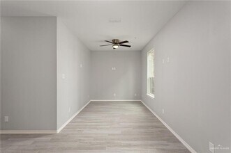11 S Cynthia St in McAllen, TX - Building Photo - Building Photo