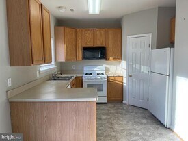 27 Townes Pl in Fredericksburg, VA - Building Photo