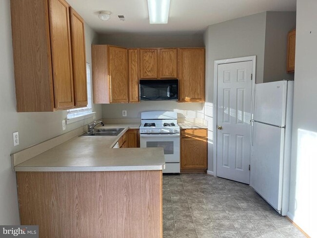 property at 27 Townes Pl