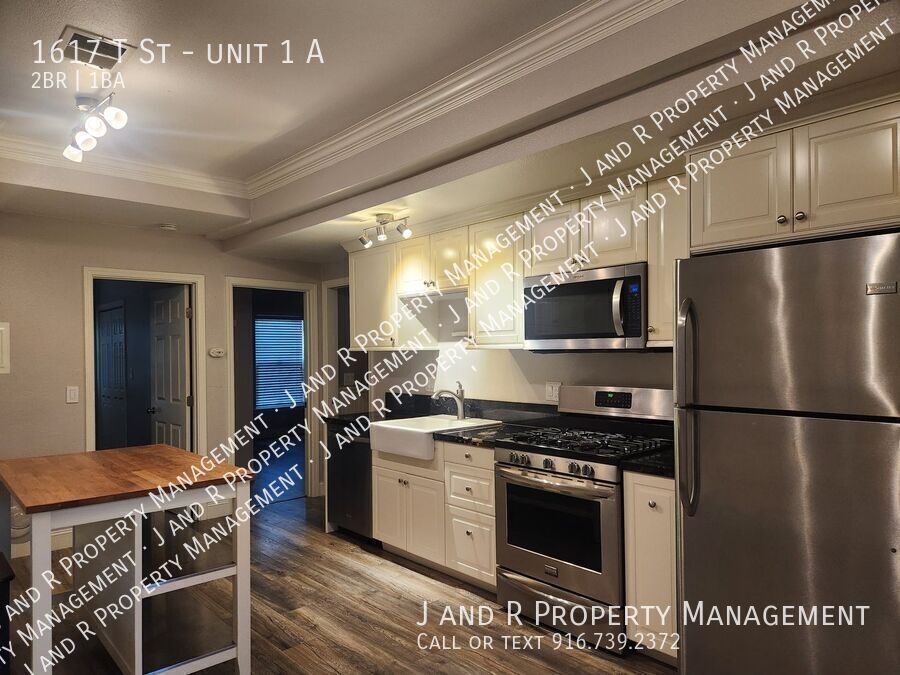 1617 T St in Sacramento, CA - Building Photo