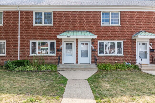 900 N Prairie Ave in Joliet, IL - Building Photo - Building Photo