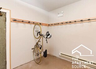 630 W Wrightwood Ave, Unit 2 in Chicago, IL - Building Photo - Building Photo