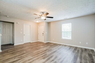 206 Mingocrest Dr in Knightdale, NC - Building Photo - Building Photo