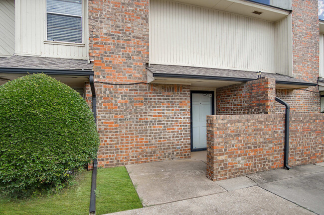 10125 N Pennsylvania Ave in Oklahoma City, OK - Building Photo - Building Photo