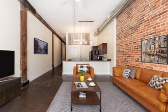 Mayton Transfer Lofts in Petersburg, VA - Foto de edificio - Building Photo