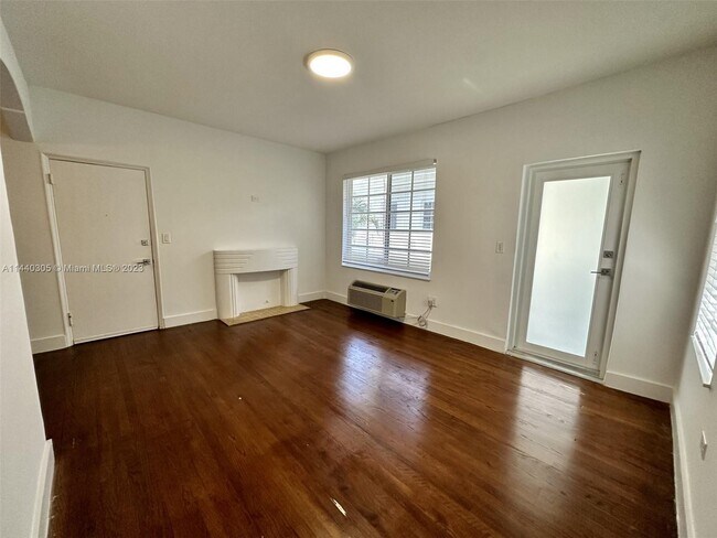 1607 Jefferson Ave-Unit -8 in Miami Beach, FL - Building Photo - Building Photo