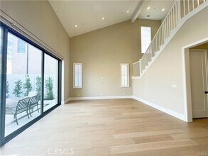 105 Green Rdg in Irvine, CA - Building Photo - Building Photo