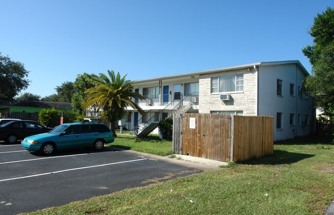 404 S Mercury Ave in Clearwater, FL - Building Photo - Building Photo