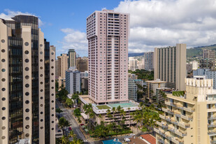 Royal Kuhio Apartamentos