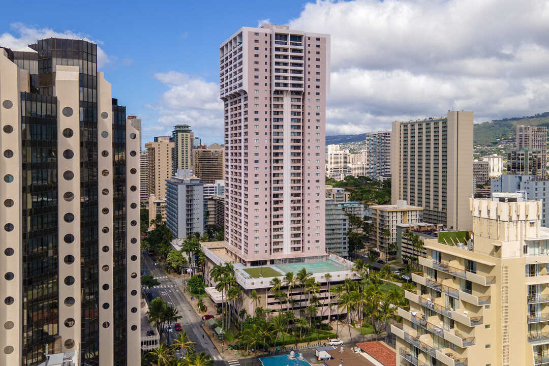 Royal Kuhio in Honolulu, HI - Foto de edificio