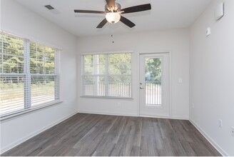 100 Grove Cir in Lillington, NC - Foto de edificio - Building Photo