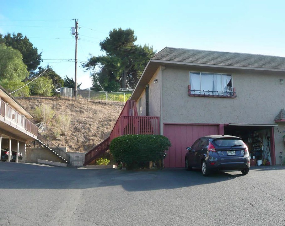 707 Windsor Ct in Vista, CA - Building Photo