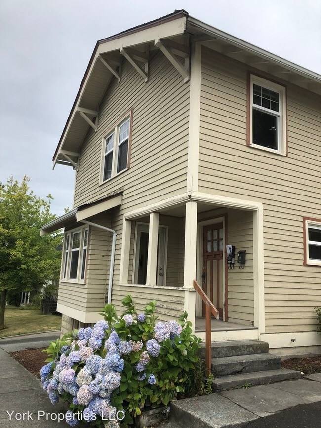 1304 Ellis St in Bellingham, WA - Building Photo - Building Photo